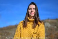 Tampil Chic di Berbagai Kesempatan dengan Style Turtleneck Sweater Tampil Chic di Berbagai Kesempatan dengan Style Turtleneck Sweater